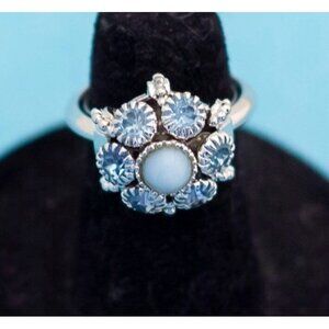 Vintage Snow Princess Ring by Avon - Size 5 - N28